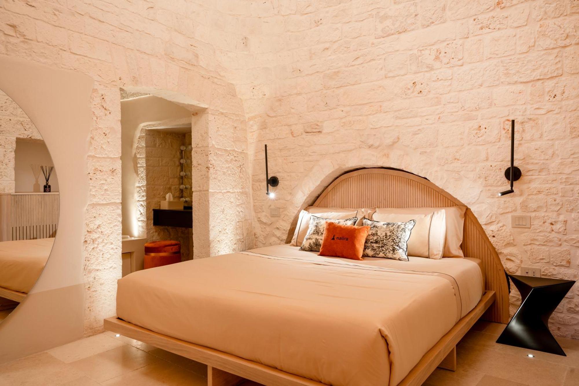 Naiira Luxury Trullo - Jacuzzi And Patio Apartment Алберобело Екстериор снимка