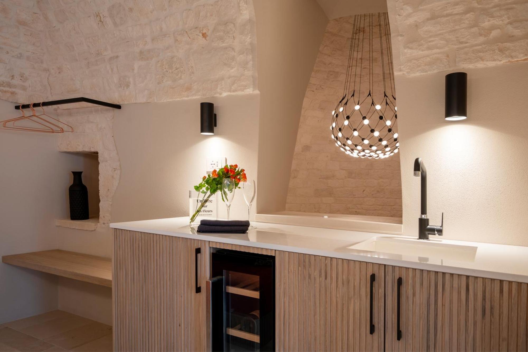 Naiira Luxury Trullo - Jacuzzi And Patio Apartment Алберобело Екстериор снимка