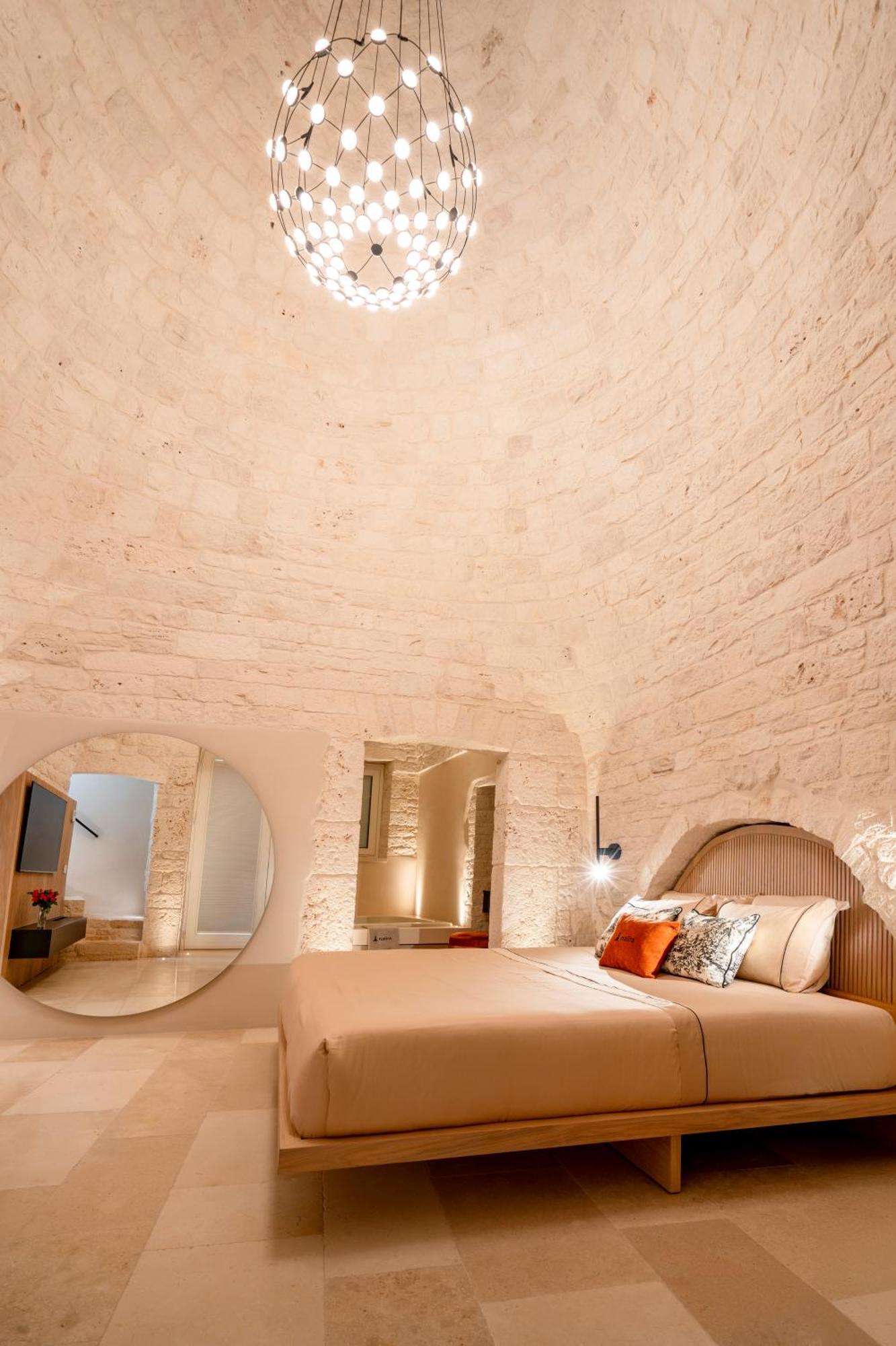 Naiira Luxury Trullo - Jacuzzi And Patio Apartment Алберобело Екстериор снимка
