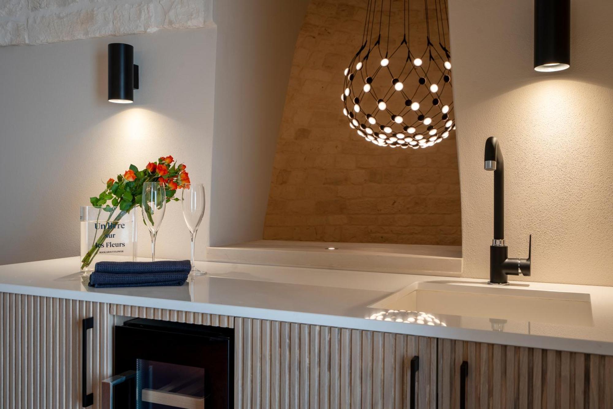 Naiira Luxury Trullo - Jacuzzi And Patio Apartment Алберобело Екстериор снимка