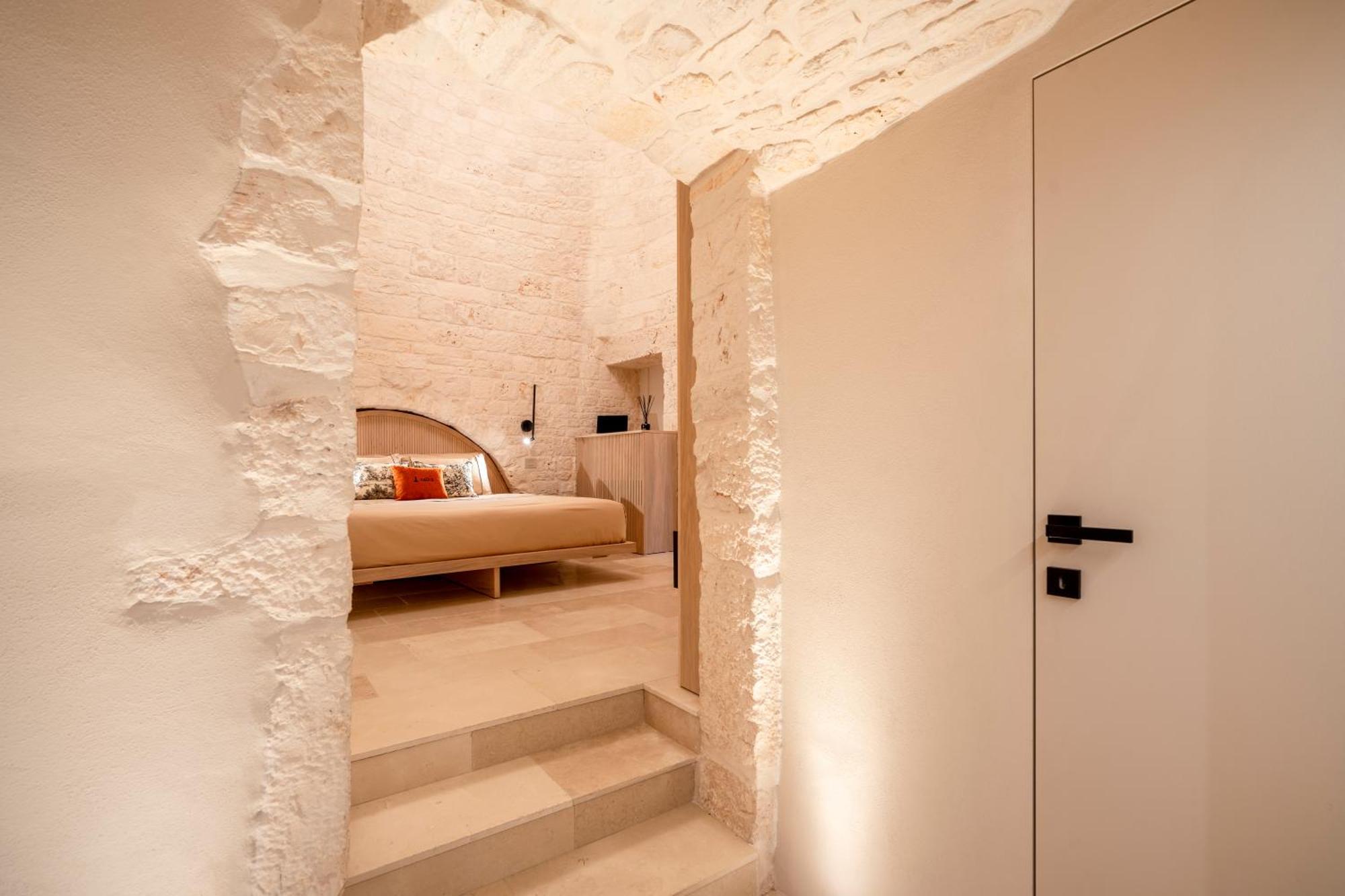Naiira Luxury Trullo - Jacuzzi And Patio Apartment Алберобело Екстериор снимка